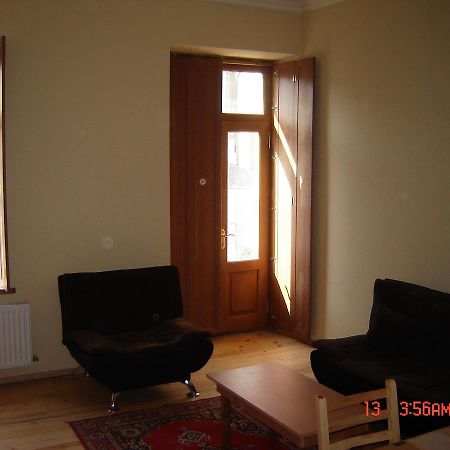 Old Metekhi Apartment Tbilisi ภายนอก รูปภาพ