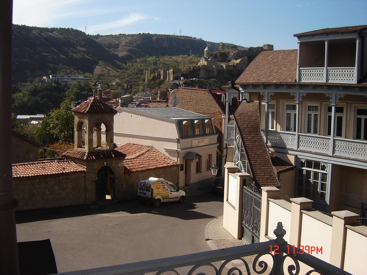 Old Metekhi Apartment Tbilisi ภายนอก รูปภาพ