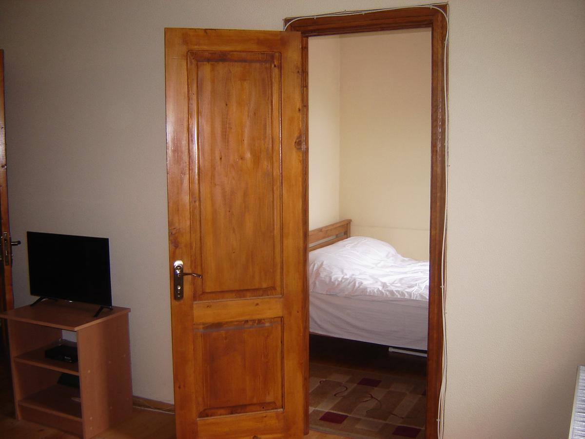 Old Metekhi Apartment Tbilisi ภายนอก รูปภาพ