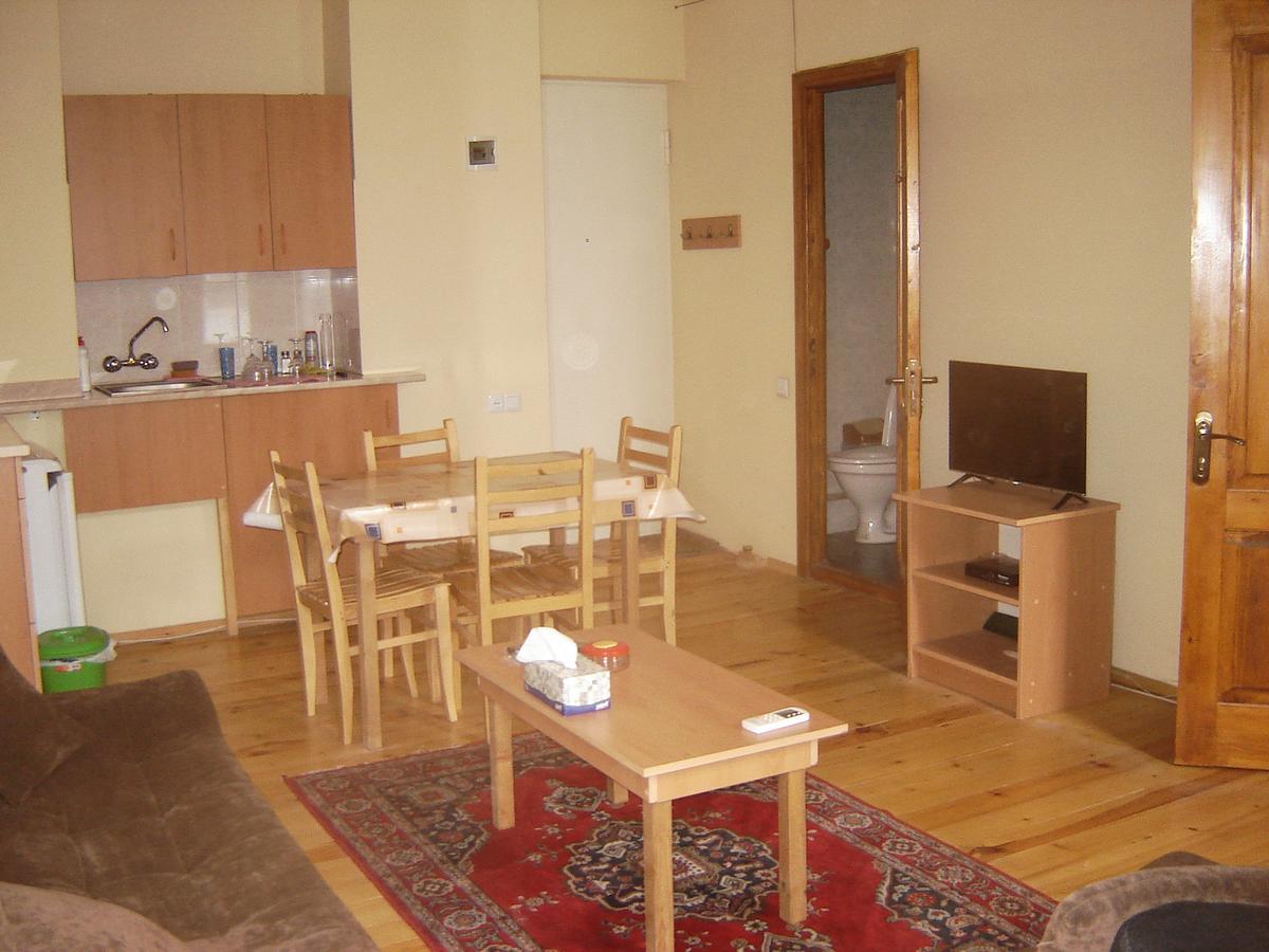 Old Metekhi Apartment Tbilisi ภายนอก รูปภาพ